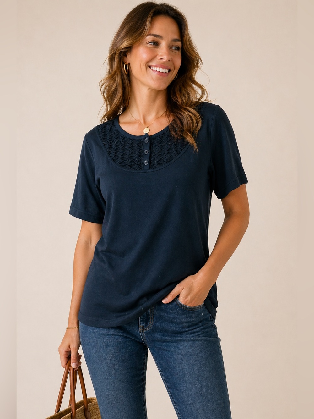 ✨ Classic Chic Lace Detail Top ✨
Veranesi Black Blouse – Elevated Everyday Style